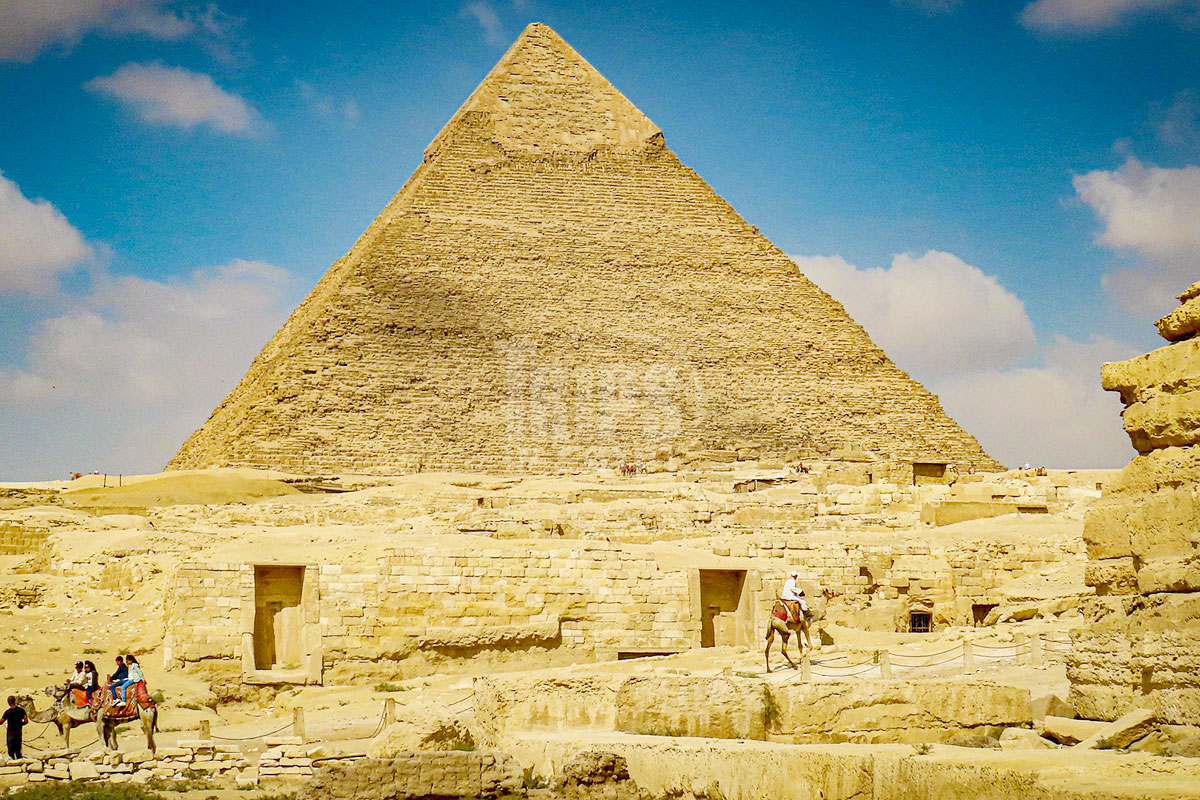 Pyramid of Khafre 